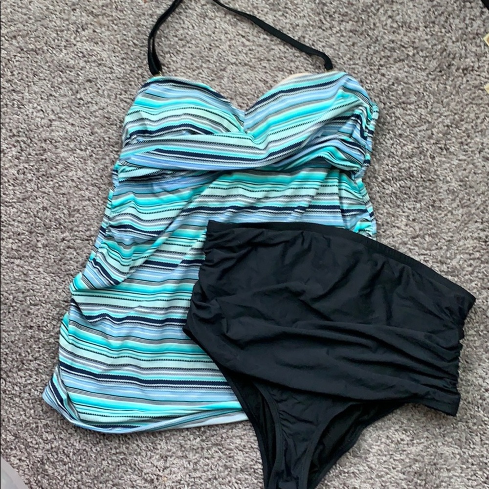Maternity tankini with bottoms. Size Large